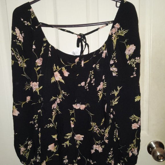 American Eagle pink flower black blouse - Picture 2 of 7